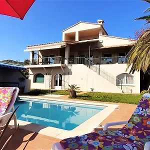 Bed and breakfast & Panoramic Olivars, Pau